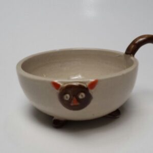 Tempat makanan kucing bahan keramik
